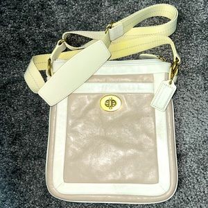 Daily price drop til Sold 🔥 Coach crossbody